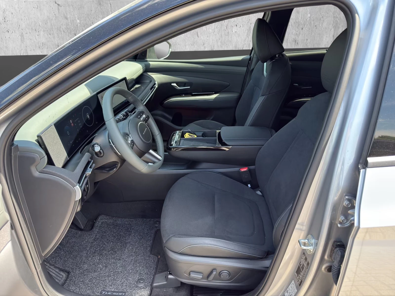 Hyundai Tucson НОВ!/1.6HEV/189HP/ANNIVERSARY/360/HUD/AMBI/520f - изображение 10