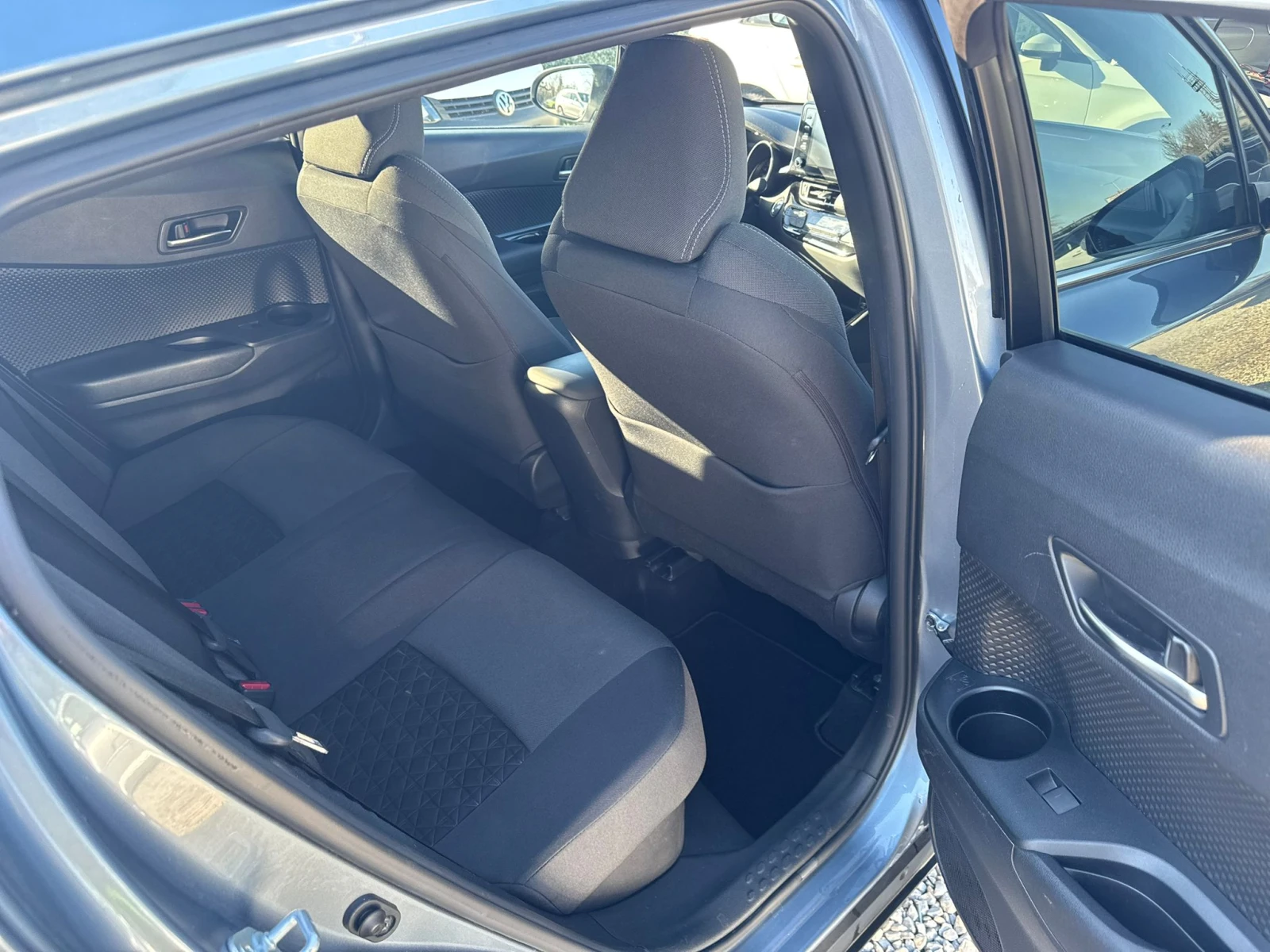 Toyota C-HR /ГАРАНЦИЯ ТОЙОТА, снимка 13 - Автомобили и джипове - 53482832