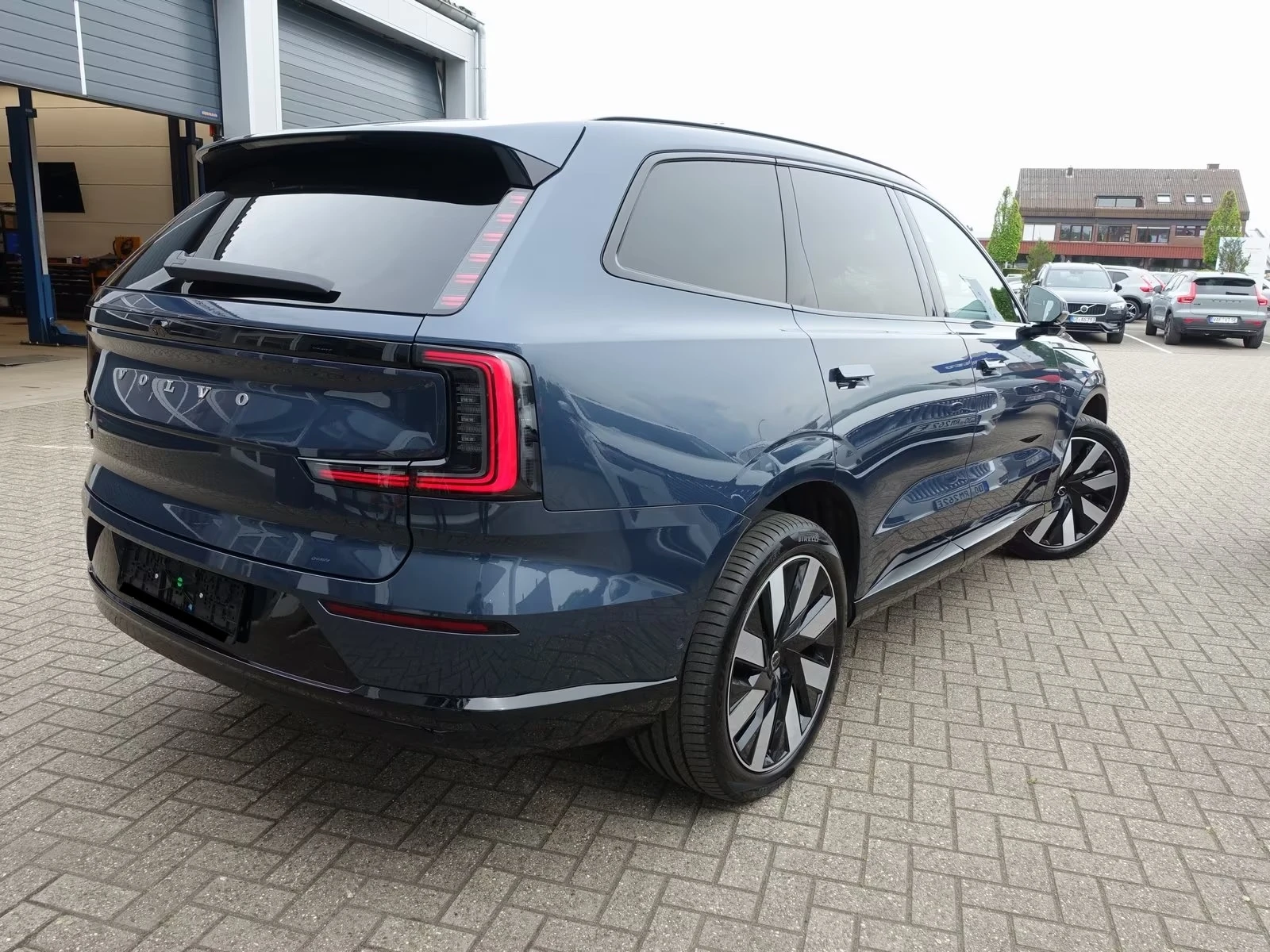 Volvo EX90 Twin Motor Executive Edition 7seats, снимка 2 - Автомобили и джипове - 55572864