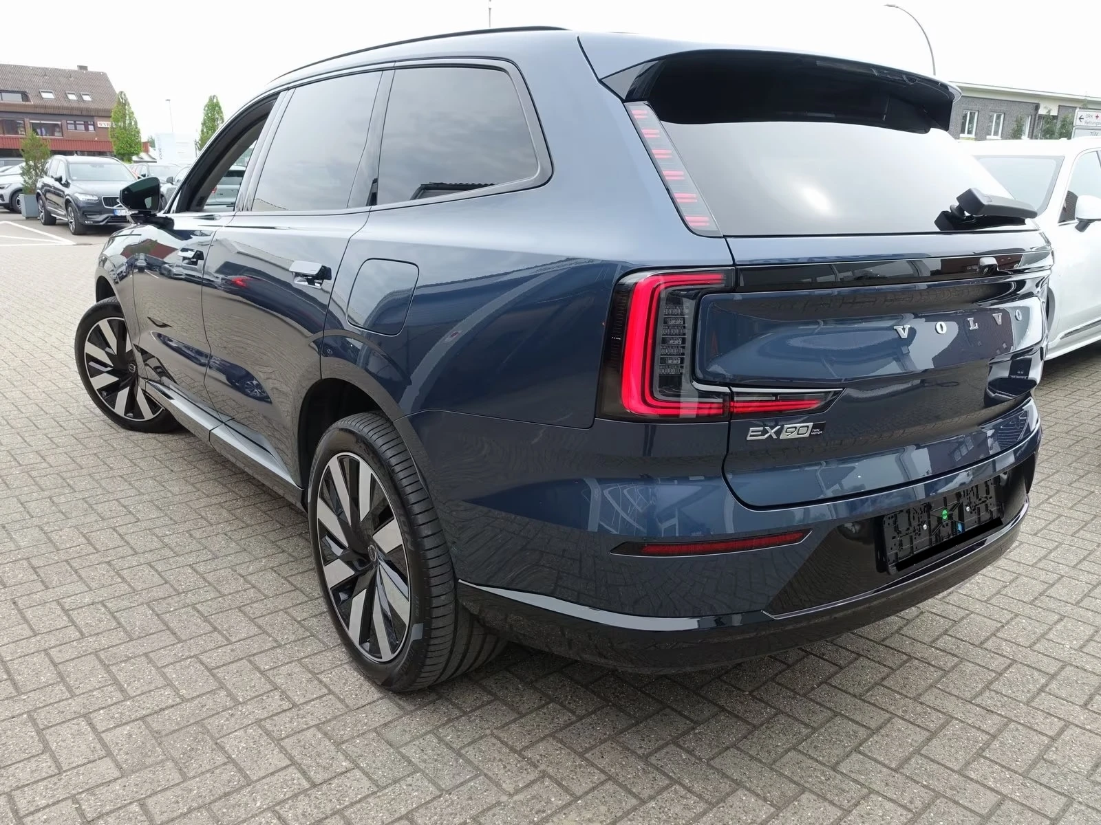 Volvo EX90 Twin Motor Executive Edition 7seats, снимка 4 - Автомобили и джипове - 55572864