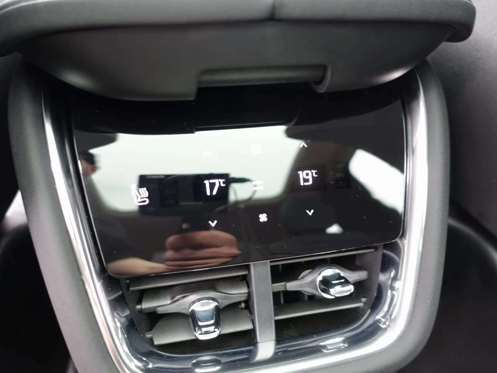 Volvo EX90 Twin Motor Executive Edition 7seats, снимка 14 - Автомобили и джипове - 55572864