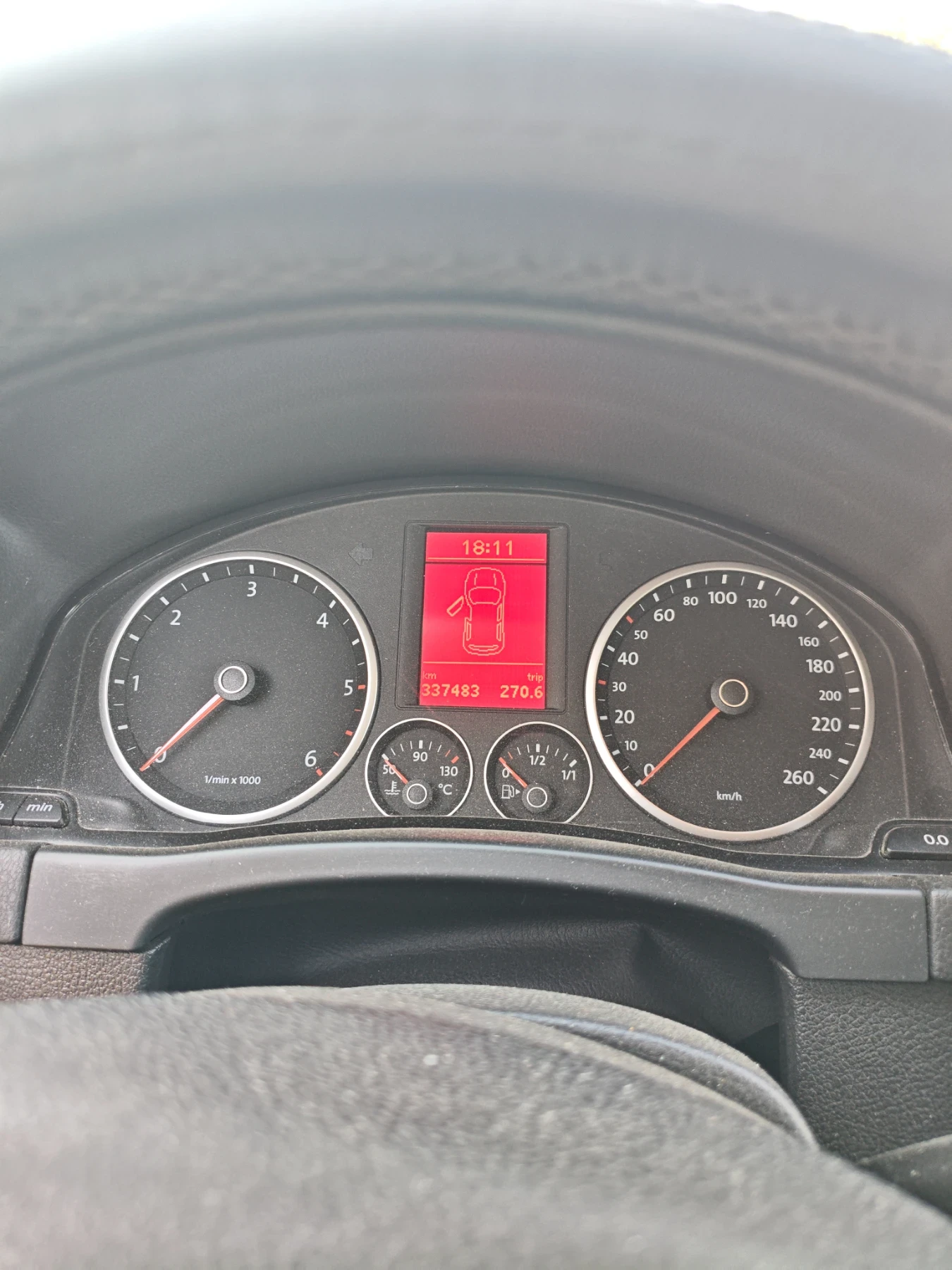 VW Tiguan, снимка 5 - Автомобили и джипове - 55737471