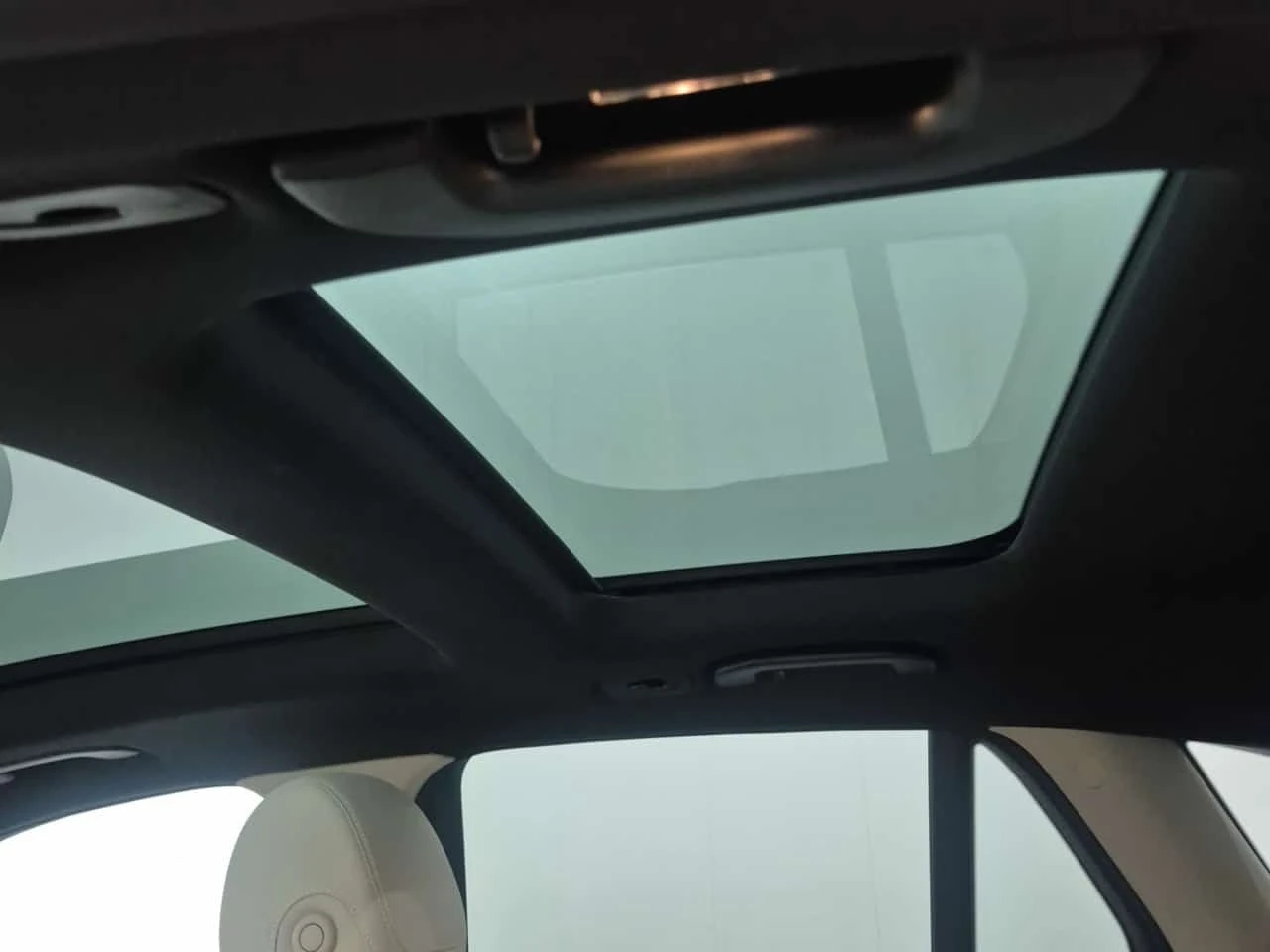 Mercedes-Benz GLC 300 | PANO| ПОДГРЕВИ| 360САМ| АМБИЕНТ| , снимка 13 - Автомобили и джипове - 56208572