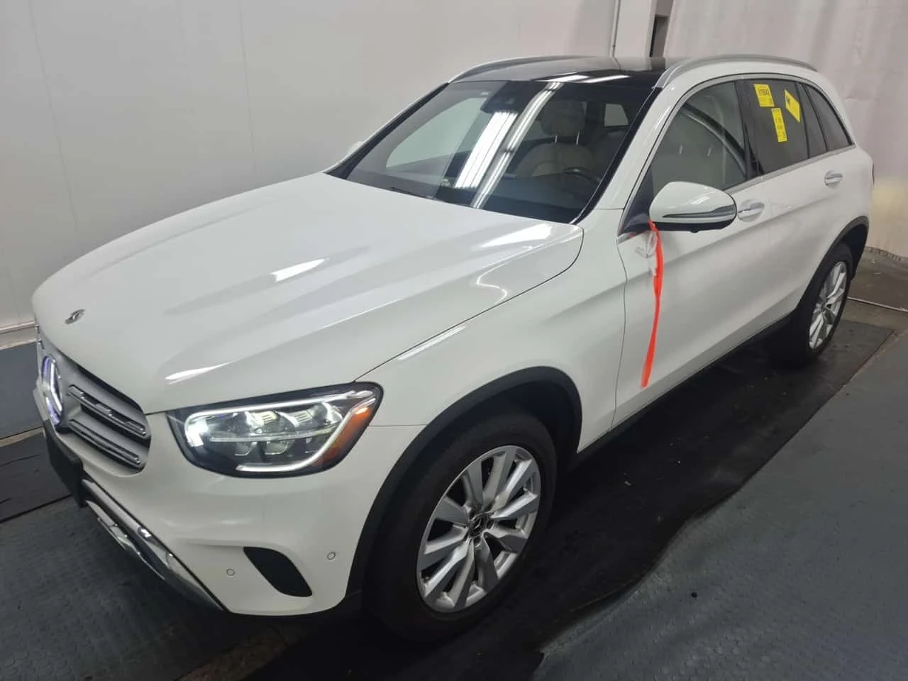 Mercedes-Benz GLC 300 | PANO| ПОДГРЕВИ| 360САМ| АМБИЕНТ| 