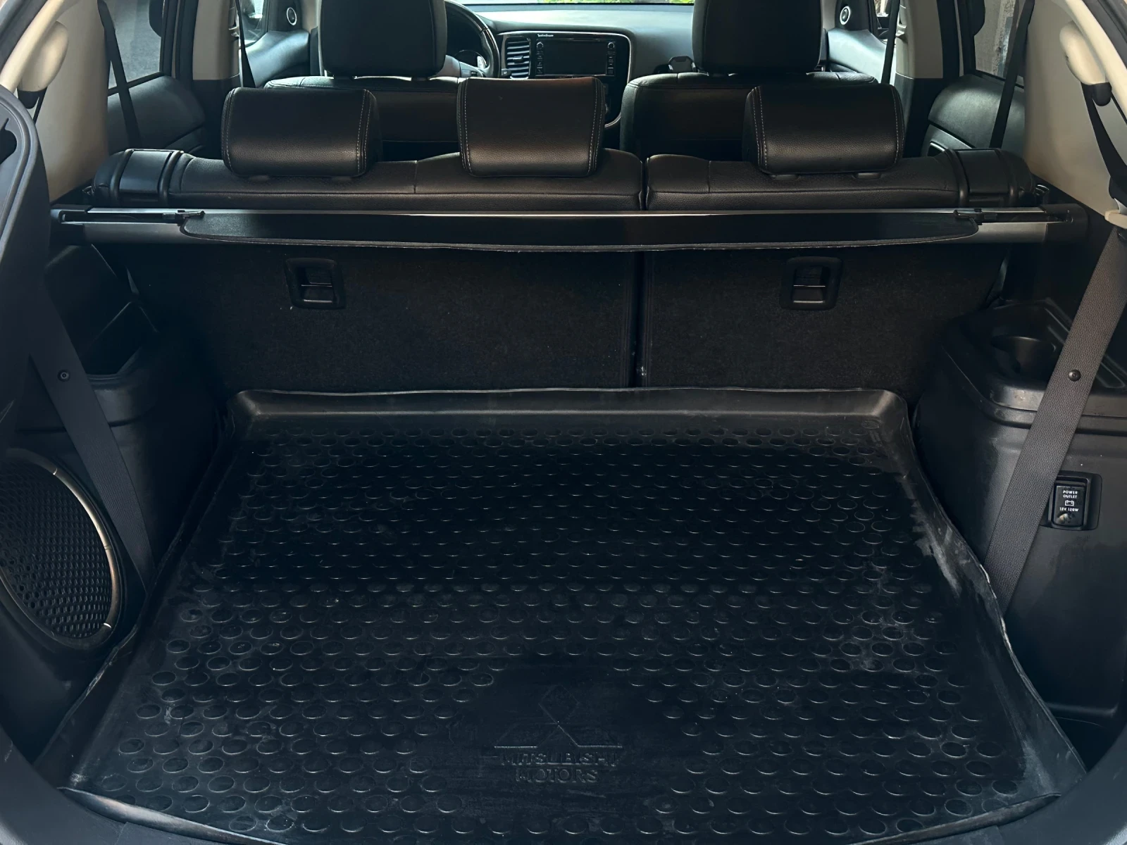 Mitsubishi Outlander, снимка 16 - Автомобили и джипове - 56350512