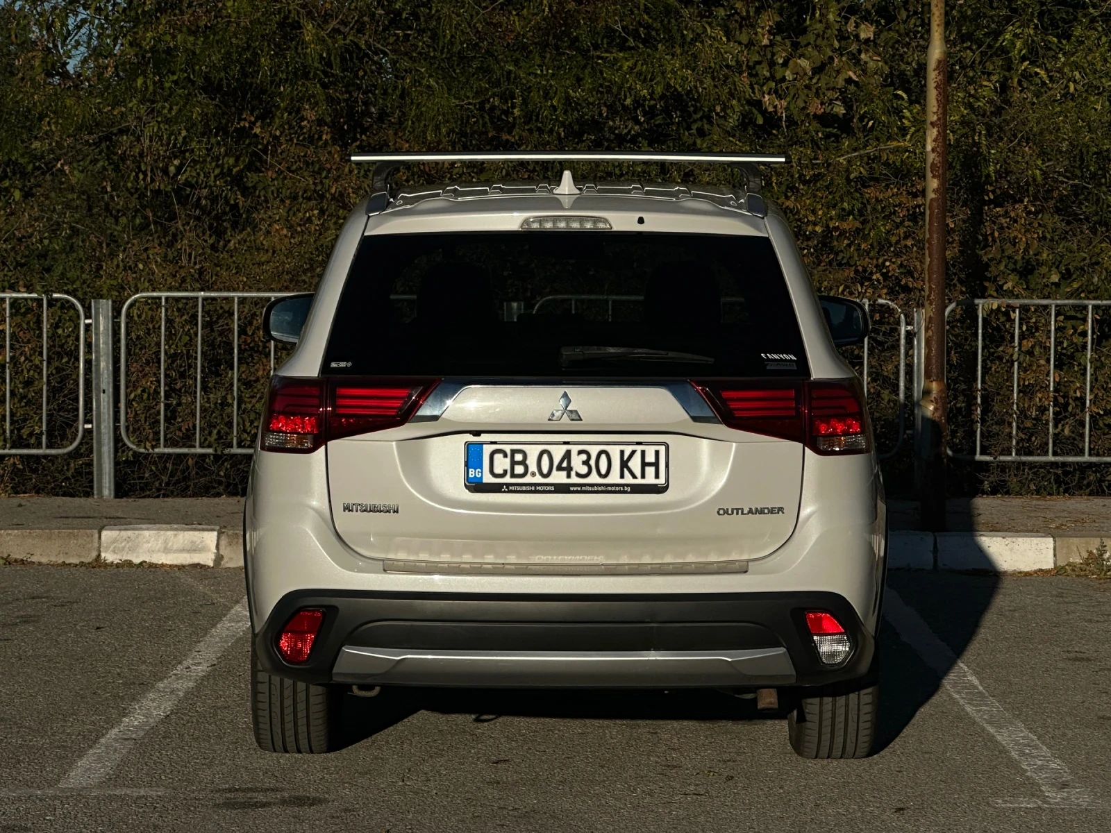 Mitsubishi Outlander, снимка 7 - Автомобили и джипове - 56350512