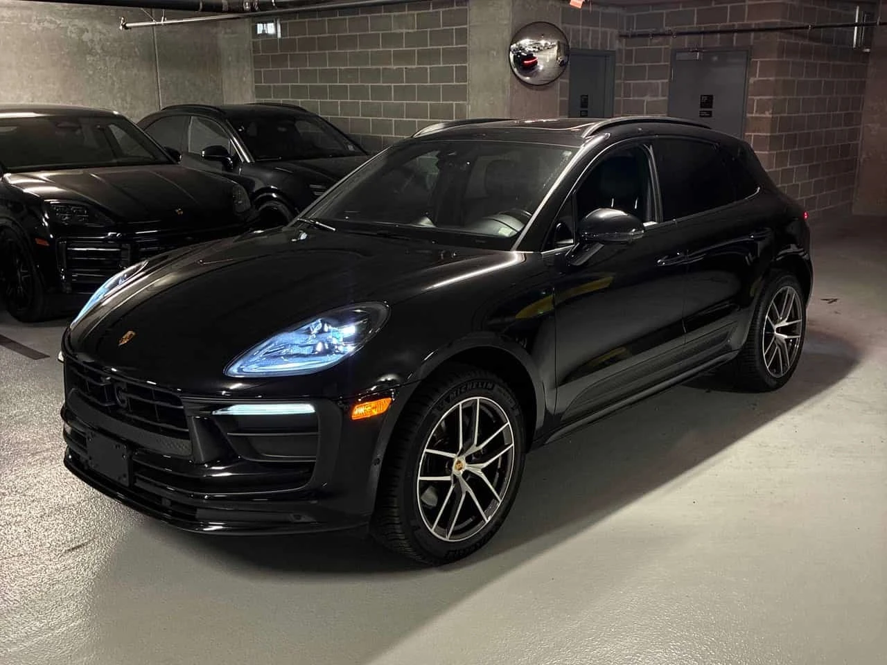 Porsche Macan AWD | CARFAX | ГЛАВНО ПРЕДСТАВИТЕЛСТВО НА PORSCHE