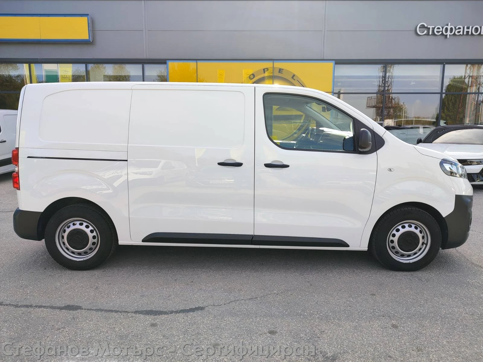 Opel Vivaro Cargo M Edition 1.5 D (120HP) MT6 - изображение 5