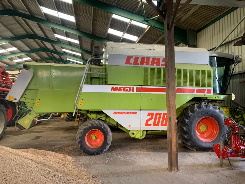 Комбайн Claas Mega 208 лизинг с първоначална вноска 20%, снимка 1 - Селскостопанска техника - 43596469