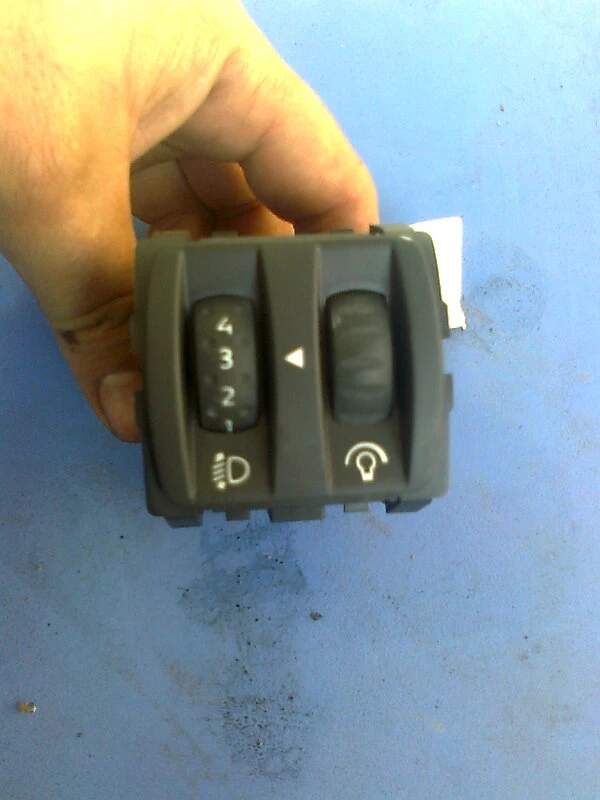 копче регулиране фарове за Рено Меган комби