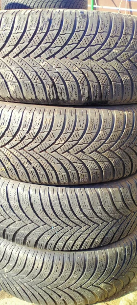 Гуми Зимни 215/65R16, снимка 1