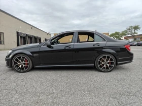 Mercedes-Benz C 63 AMG * OBSIDIAN BLACK* ПЕРФЕКТНА* CARBON* , снимка 2