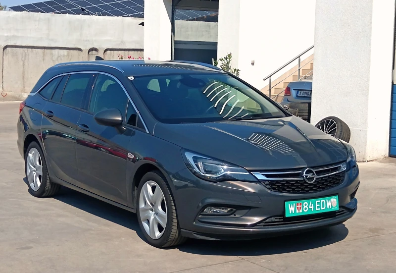 Opel Astra 1.6 CDTI - с чисто нова верига !!!, снимка 3 - Автомобили и джипове - 46984280