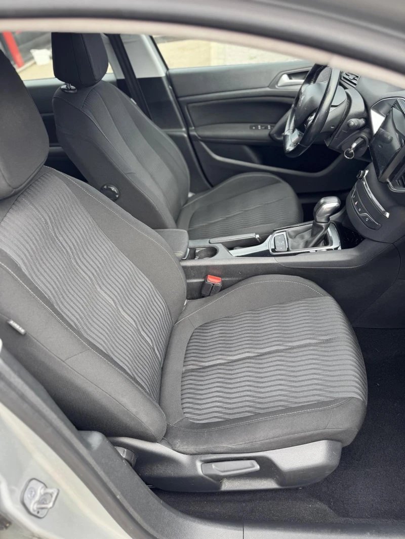 Peugeot 308 1.2, снимка 10 - Автомобили и джипове - 51836744