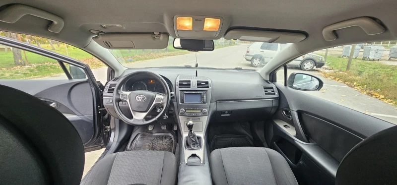 Toyota Avensis, снимка 14 - Автомобили и джипове - 52322163