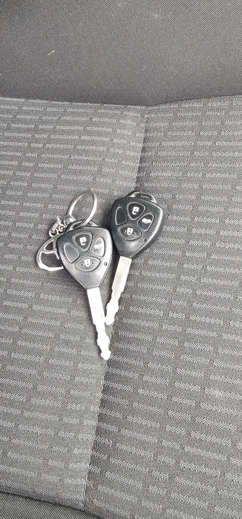 Toyota Avensis, снимка 17 - Автомобили и джипове - 52322163