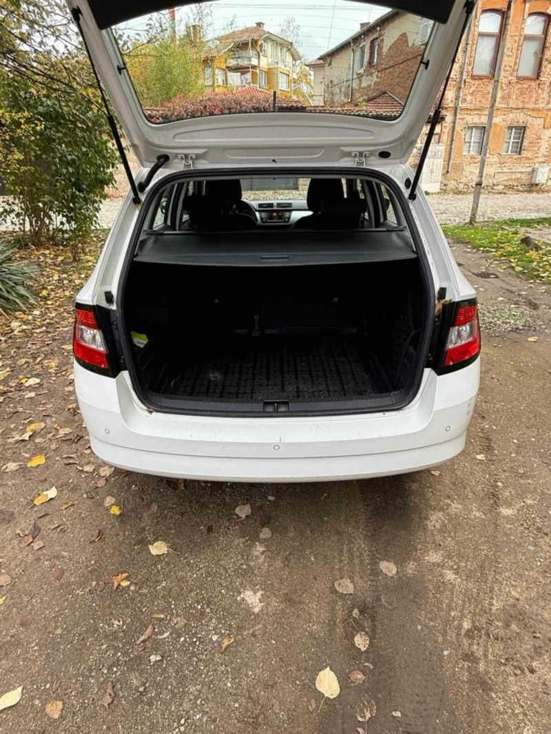Skoda Fabia, снимка 10 - Автомобили и джипове - 52524457