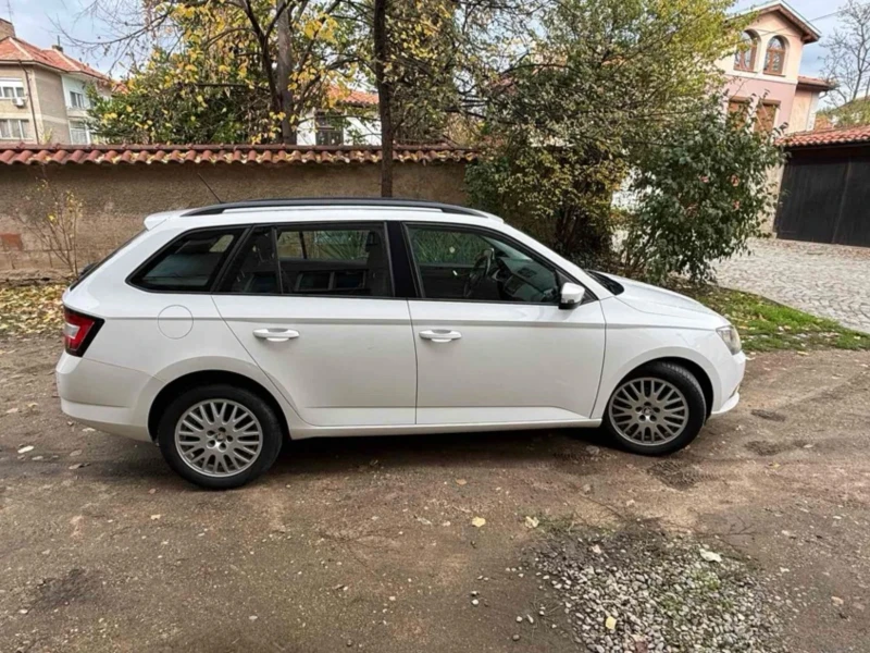 Skoda Fabia, снимка 5 - Автомобили и джипове - 52524457