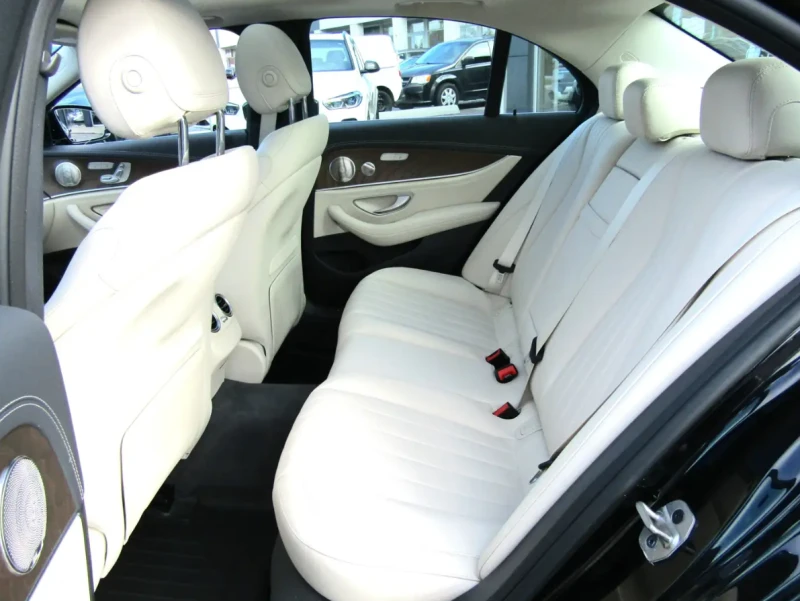 Mercedes-Benz E 450 2022 Mercedes-Benz E 450 4MATIC, снимка 10 - Автомобили и джипове - 52537192
