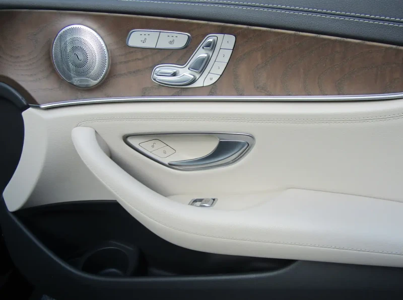 Mercedes-Benz E 450 2022 Mercedes-Benz E 450 4MATIC, снимка 9 - Автомобили и джипове - 52537192