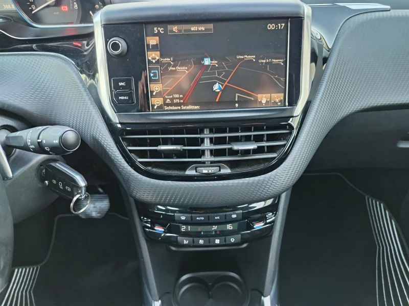 Peugeot 2008 PREMIUM AVTOMAT+ КОЖЕН САЛОН+ СЕРВИЗНА КНИЖКА, снимка 14 - Автомобили и джипове - 52776238