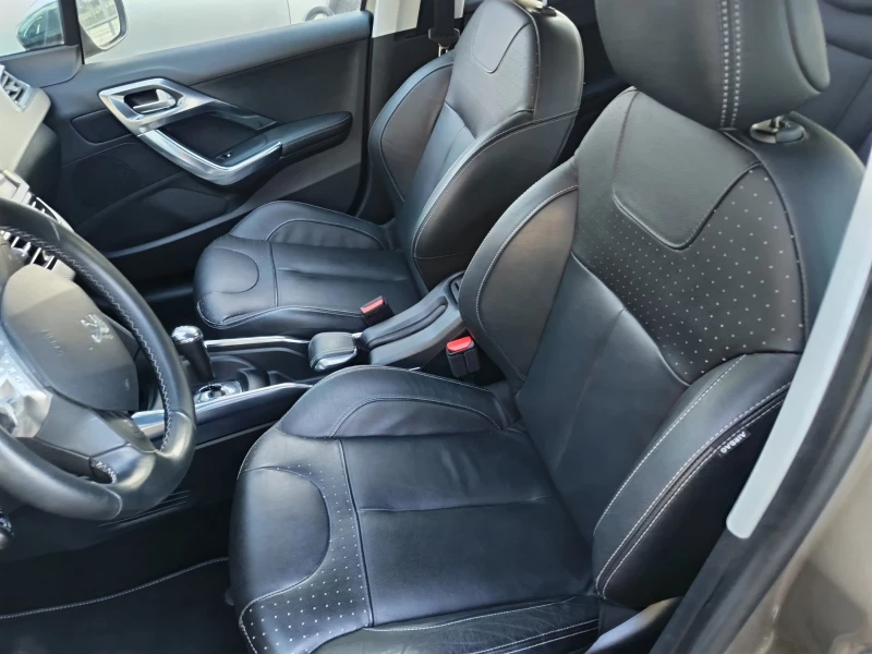 Peugeot 2008 PREMIUM AVTOMAT+ КОЖЕН САЛОН+ СЕРВИЗНА КНИЖКА, снимка 9 - Автомобили и джипове - 52776238