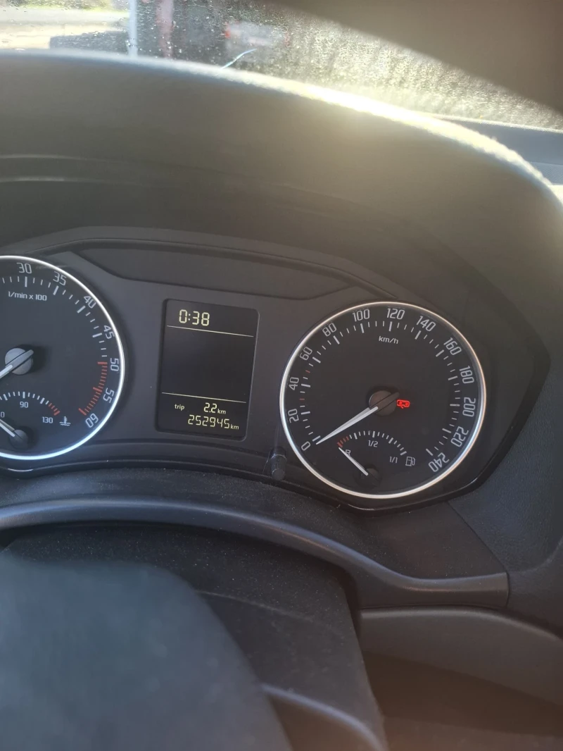 Skoda Octavia 1.6 TDI, снимка 7 - Автомобили и джипове - 52909812