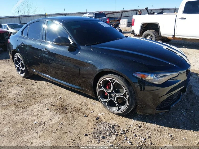 Alfa Romeo Giulia Veloce Awd