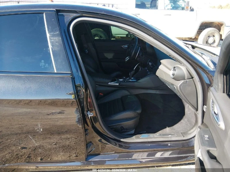 Alfa Romeo Giulia Veloce Awd, снимка 5 - Автомобили и джипове - 53570614