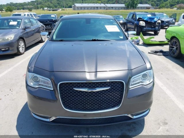 Chrysler 300c AWD - изображение 2