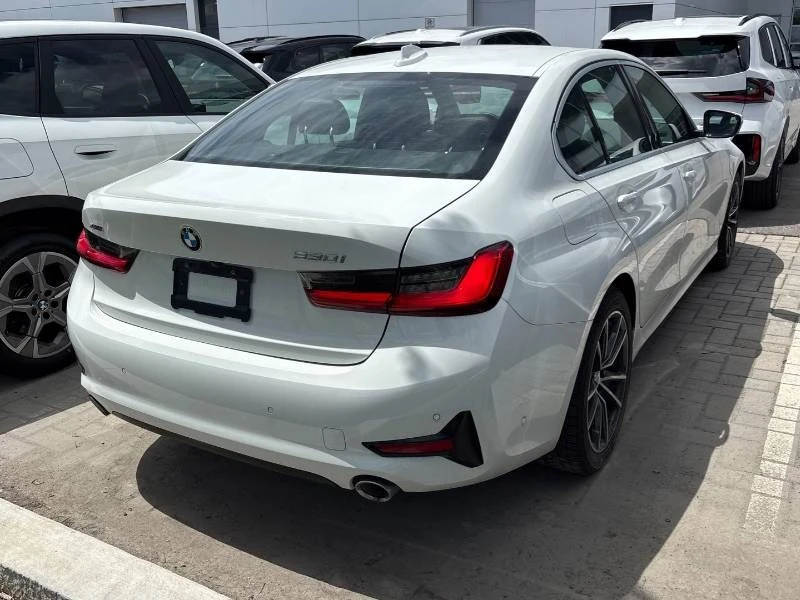 BMW 330 * xDrive * 360 * 2 КЛЮЧА * ПОДГРЕВ * ПАМЕТ, снимка 4 - Автомобили и джипове - 54892721