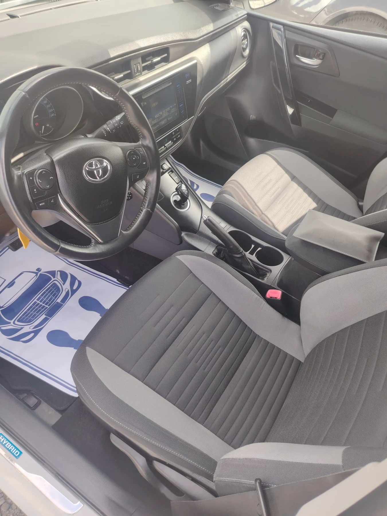 Toyota Auris 1, 8-hybrid, face - изображение 7