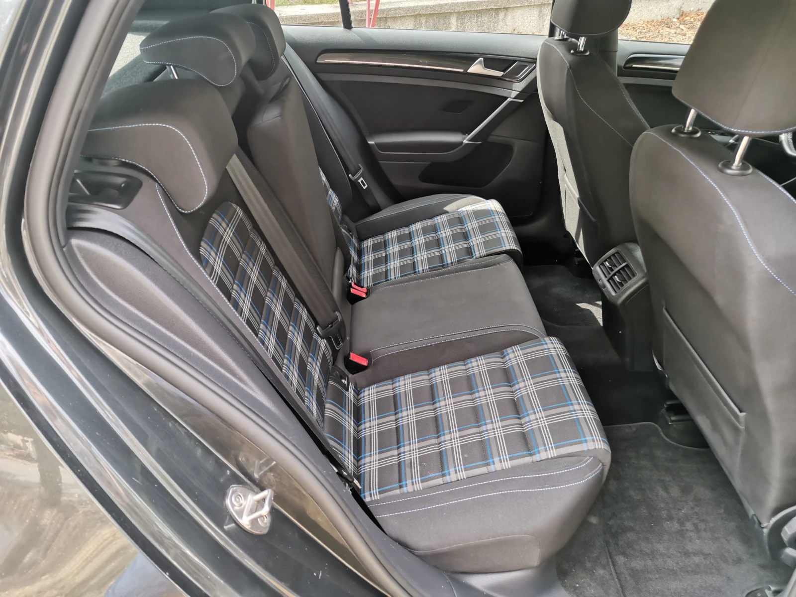 VW Golf 1.4i Plug-in Hybrid - изображение 9