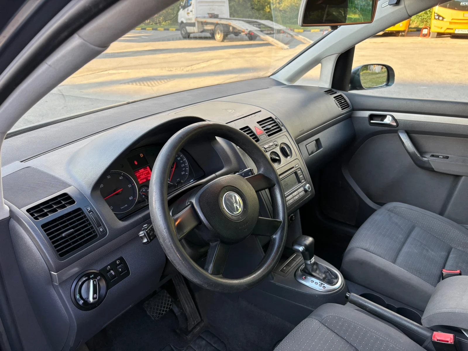 VW Touran 1.9TDI DSG - изображение 7