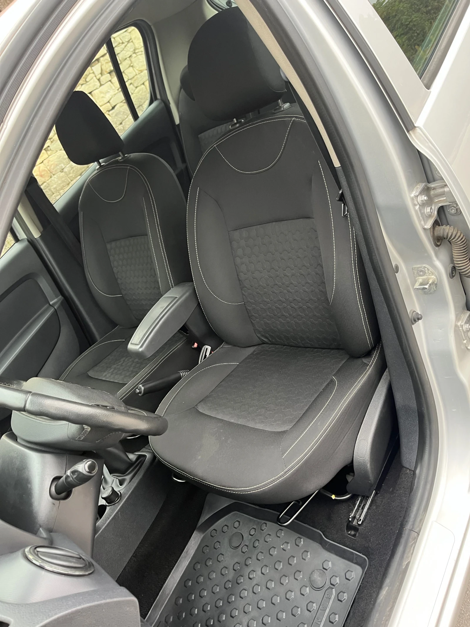 Dacia Sandero 1.2 16V FULL - изображение 6