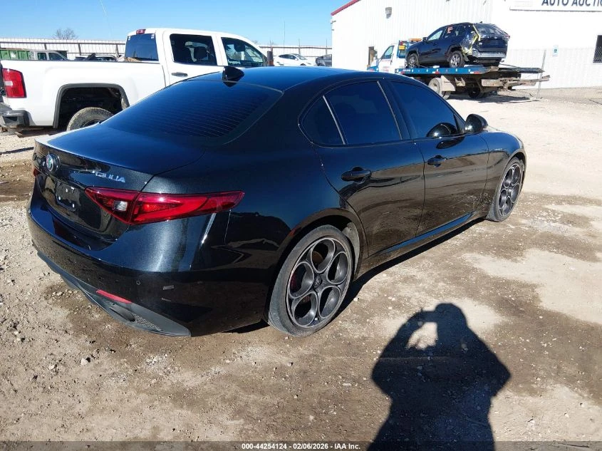 Alfa Romeo Giulia Veloce Awd - изображение 4