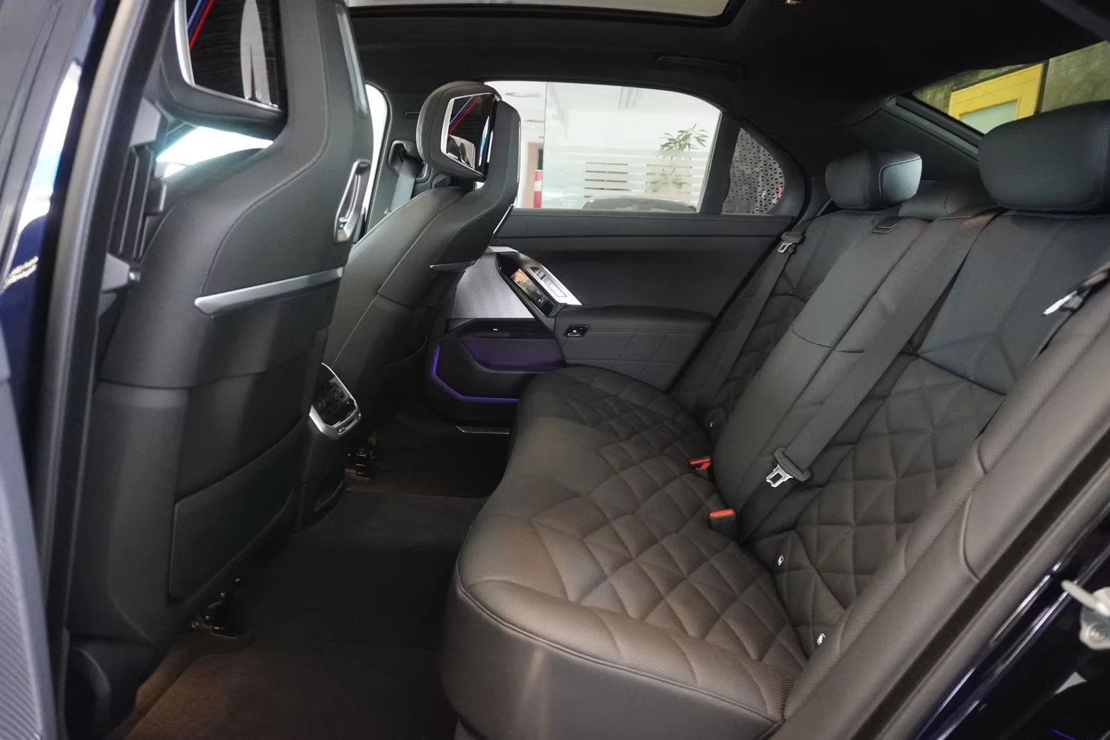 BMW 740 d/xDrive/299HP/M-SPORT/SKY-LOUNGE/360/B&W/869g | Mobile.bg � ����������� 15