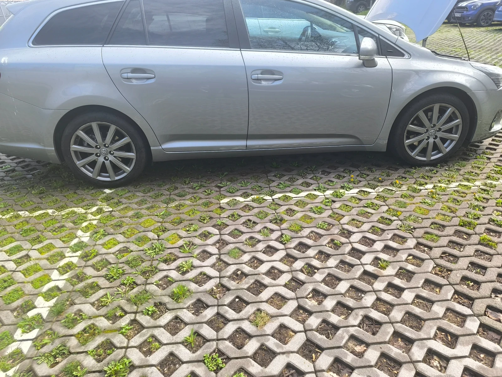 Toyota Avensis Т27 комби, снимка 10 - Автомобили и джипове - 54235688