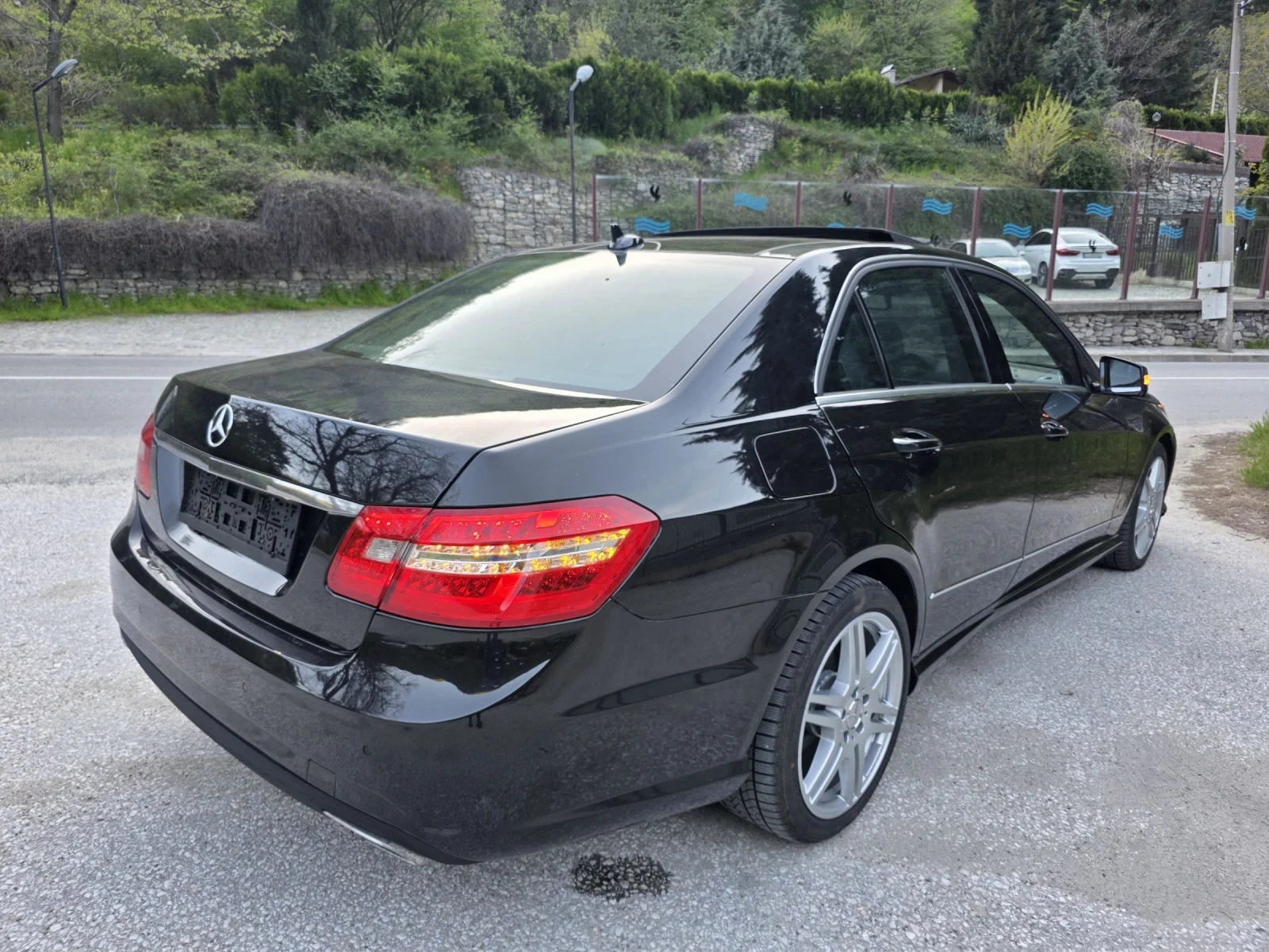 Mercedes-Benz E 350 AMG 4-MATIC 265PS FULL MAX MOTORSCHADEN, снимка 4 - Автомобили и джипове - 54691161