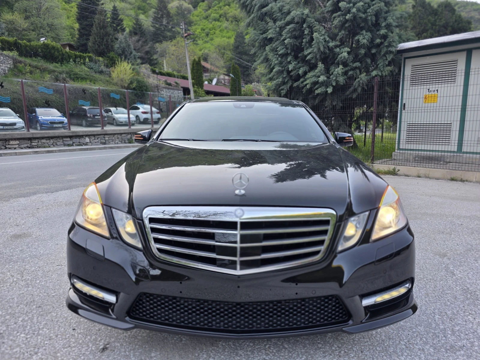Mercedes-Benz E 350 AMG 4-MATIC 265PS FULL MAX MOTORSCHADEN, снимка 3 - Автомобили и джипове - 54691161