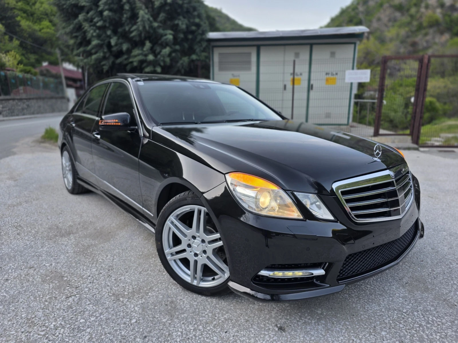 Mercedes-Benz E 350 AMG 4-MATIC 265PS FULL MAX MOTORSCHADEN, снимка 2 - Автомобили и джипове - 54691161