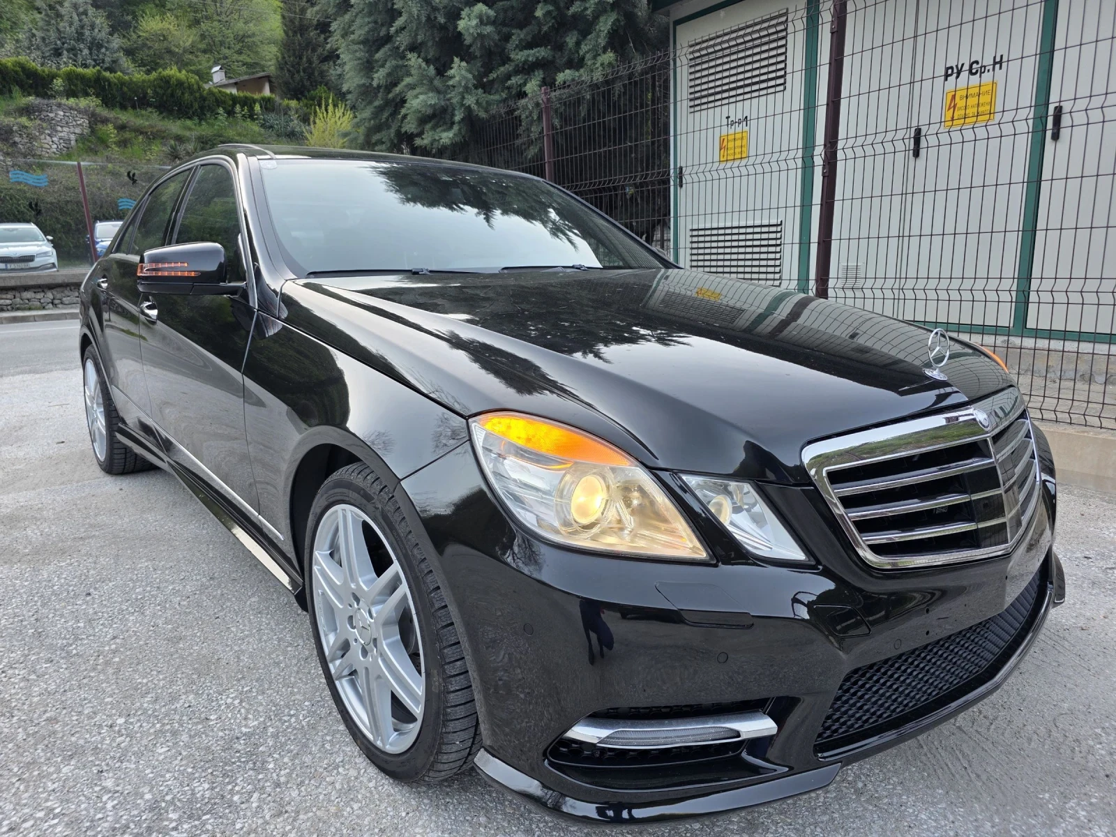 Mercedes-Benz E 350 AMG 4-MATIC 265PS FULL MAX MOTORSCHADEN, снимка 9 - Автомобили и джипове - 54691161