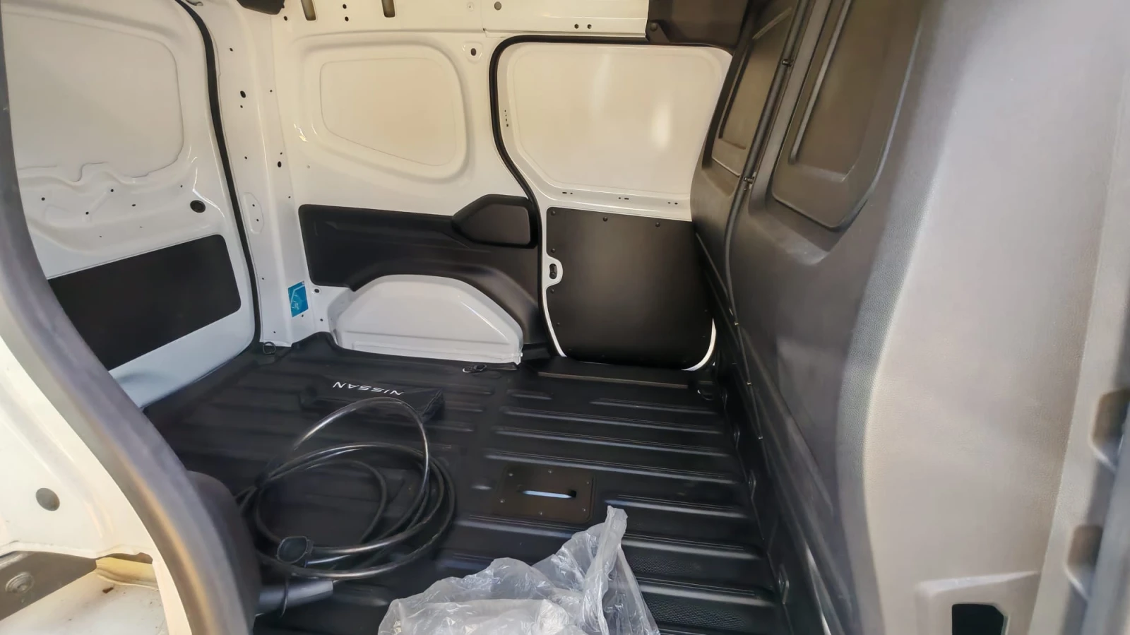 Renault Kangoo ЧИСТО НОВ, снимка 7 - Автомобили и джипове - 55849557