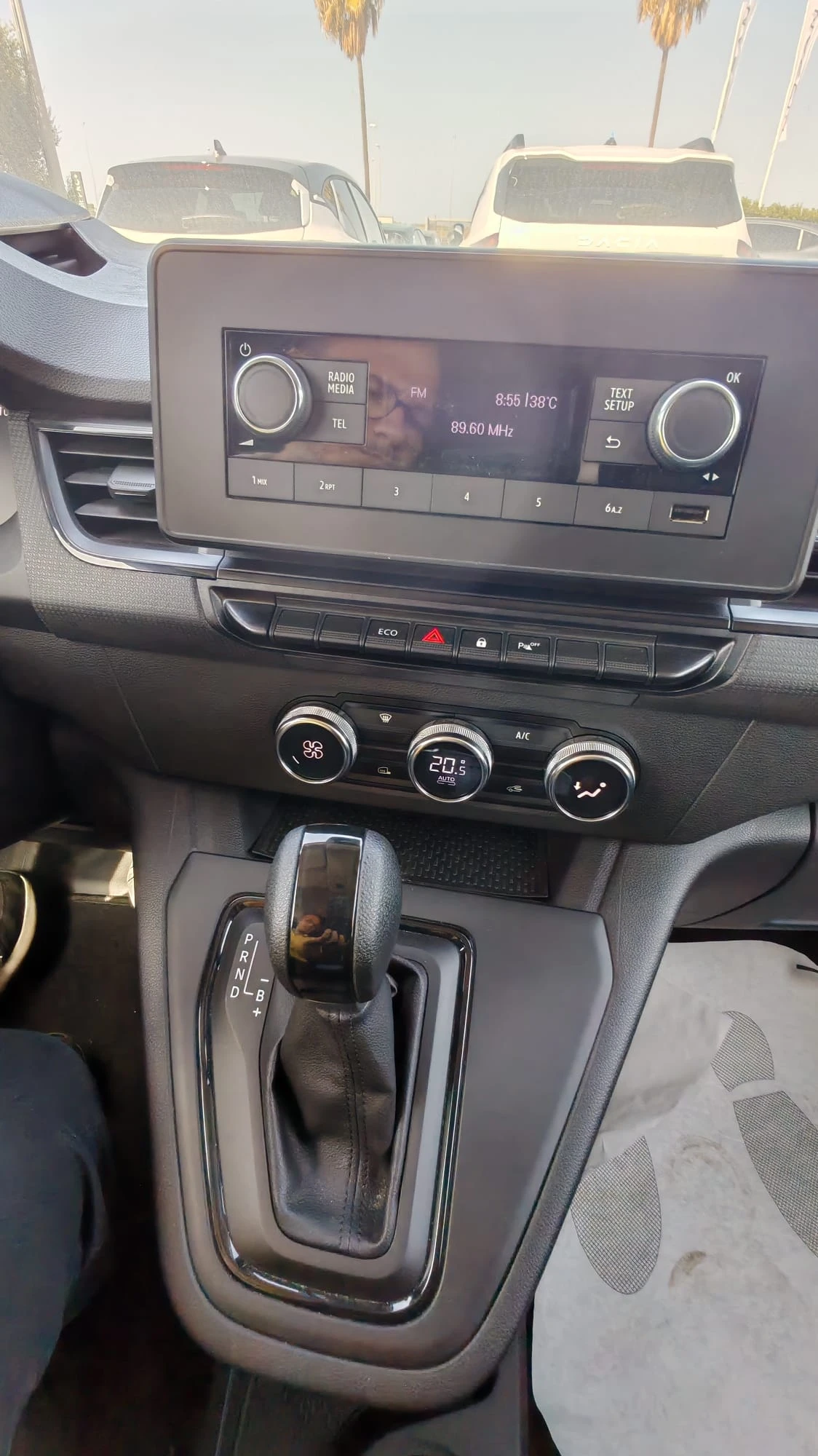 Renault Kangoo ЧИСТО НОВ, снимка 8 - Автомобили и джипове - 55849557