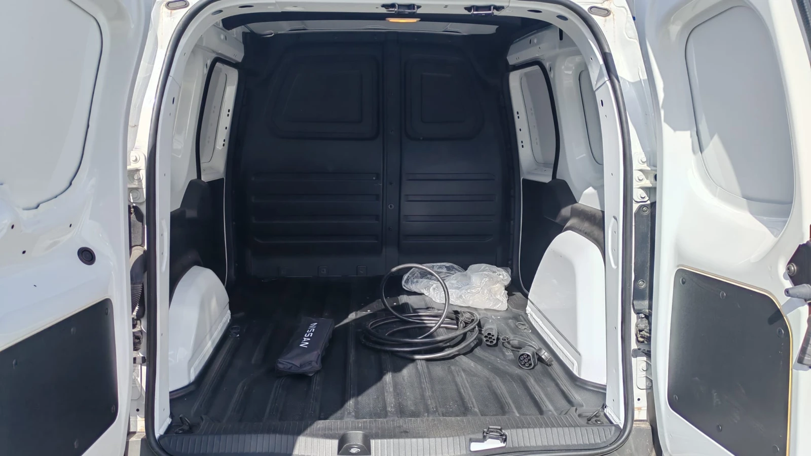 Renault Kangoo ЧИСТО НОВ, снимка 6 - Автомобили и джипове - 55849557