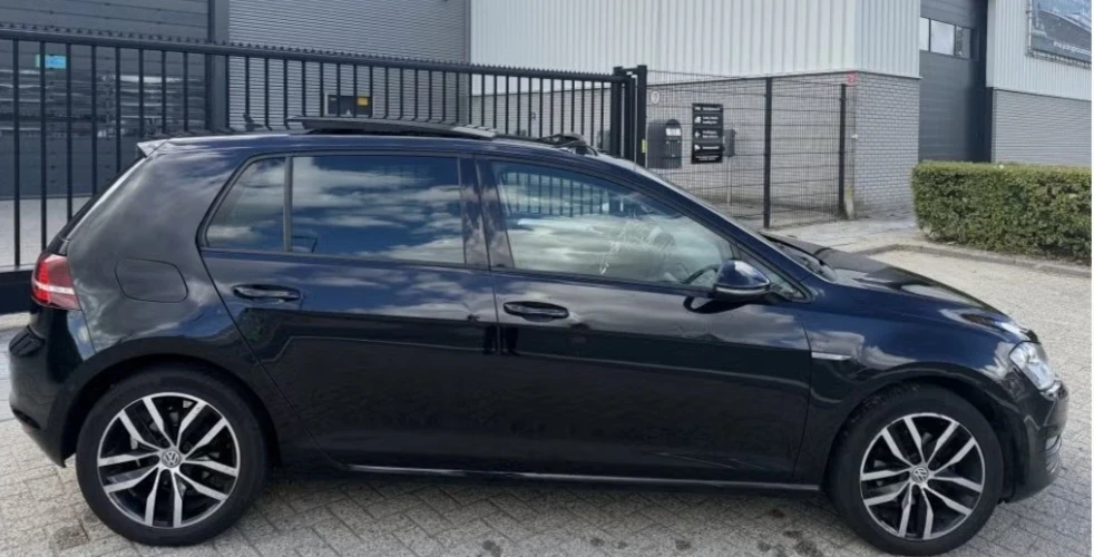 VW Golf 1.6TDI/PANORAMA/AUTOMATIC/ E6, снимка 6 - Автомобили и джипове - 56422937