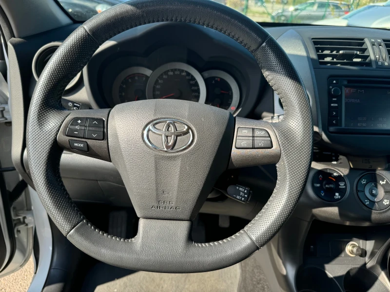 Toyota Rav4 2.2 D4D, снимка 12 - Автомобили и джипове - 47641843