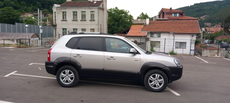 Hyundai Tucson 2.0CRDI 187432km, снимка 11 - Автомобили и джипове - 52556920