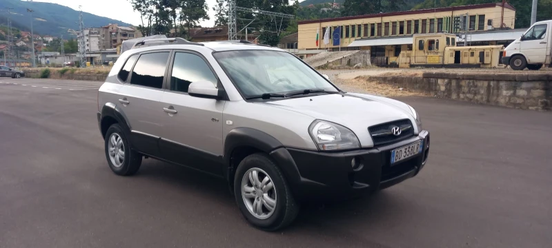 Hyundai Tucson 2.0CRDI 187432km, снимка 3 - Автомобили и джипове - 52556920