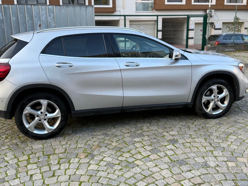 Mercedes-Benz GLA 250, снимка 11 - Автомобили и джипове - 52416356